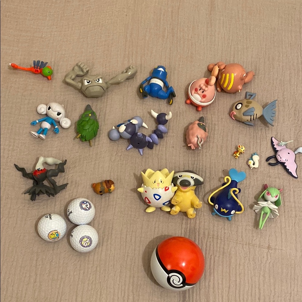 POKÉMON MIX TOYS COLLECTION. Set
